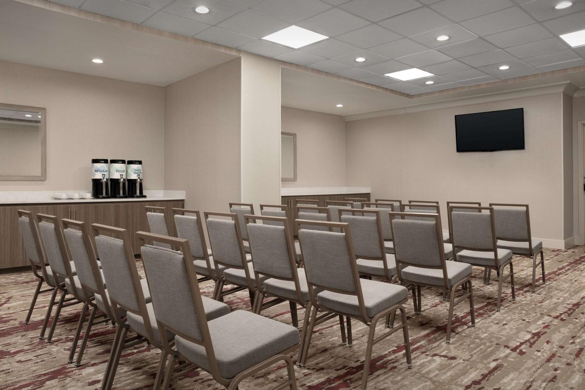 Hilton Garden Inn Philadelphia-Fort Washington Ngoại thất bức ảnh