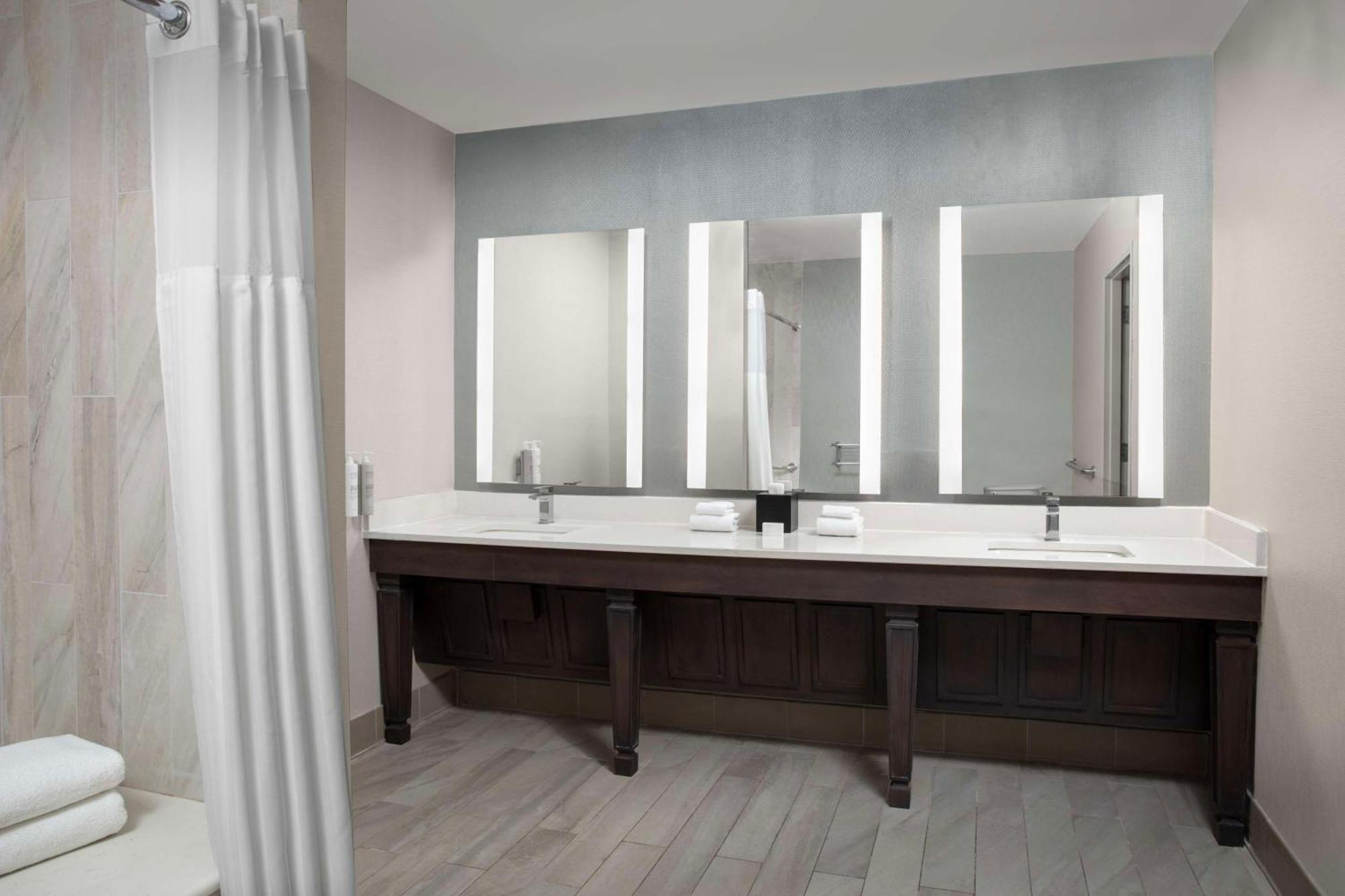 Hilton Garden Inn Philadelphia-Fort Washington Ngoại thất bức ảnh